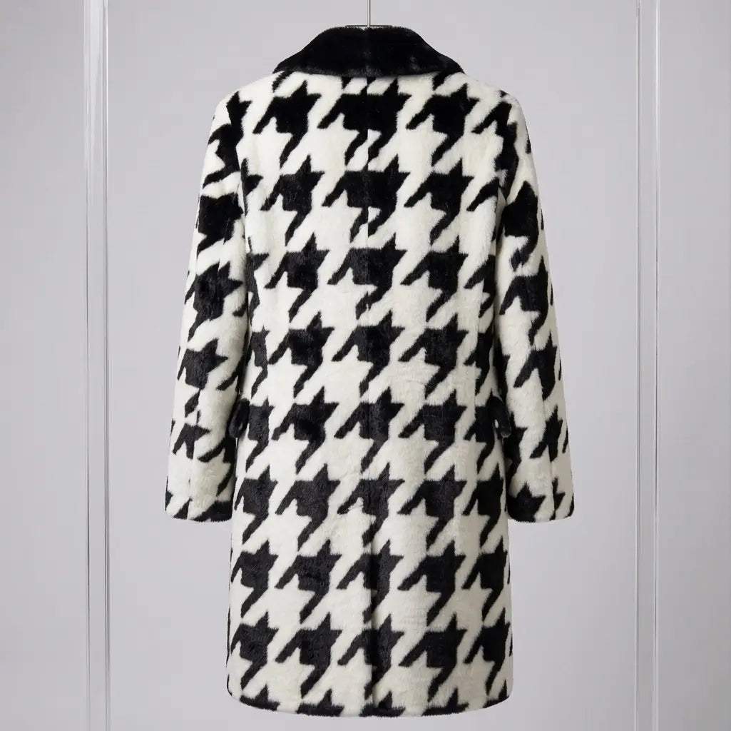 Hayes Warner Sabrina Victoria Black  & White Coat 